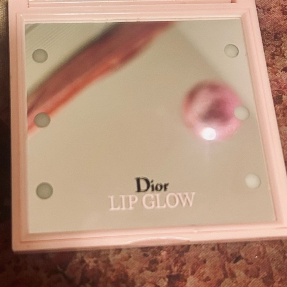 Dior Lipglow Mirrored Compact with Lights!